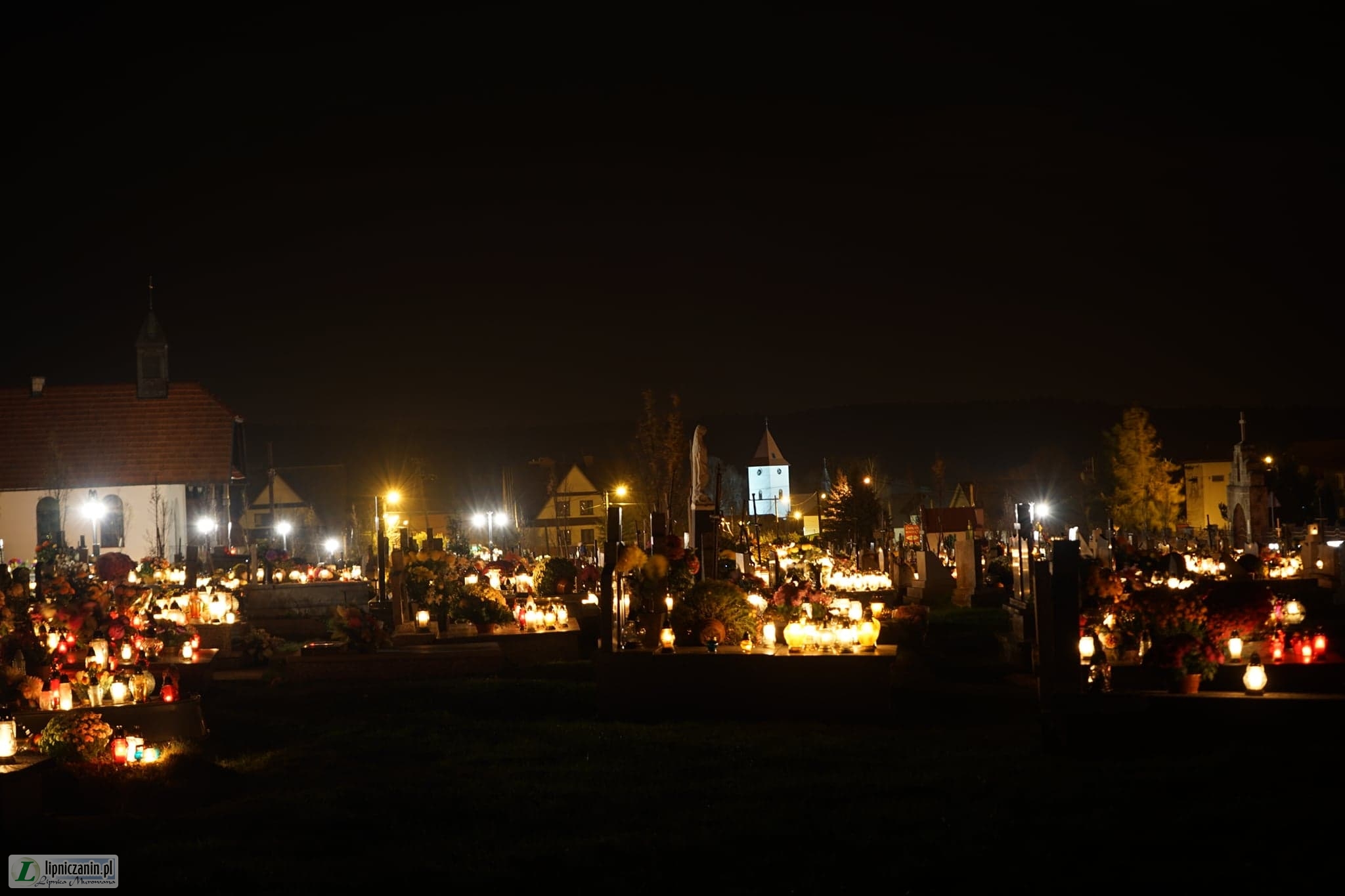 Lipnickie cmentarze nocą – 1.11.2018 galeria zdjęć